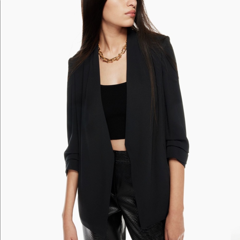 Aritzia | Babaton Power Hip Blazer. Size 2. Color Black